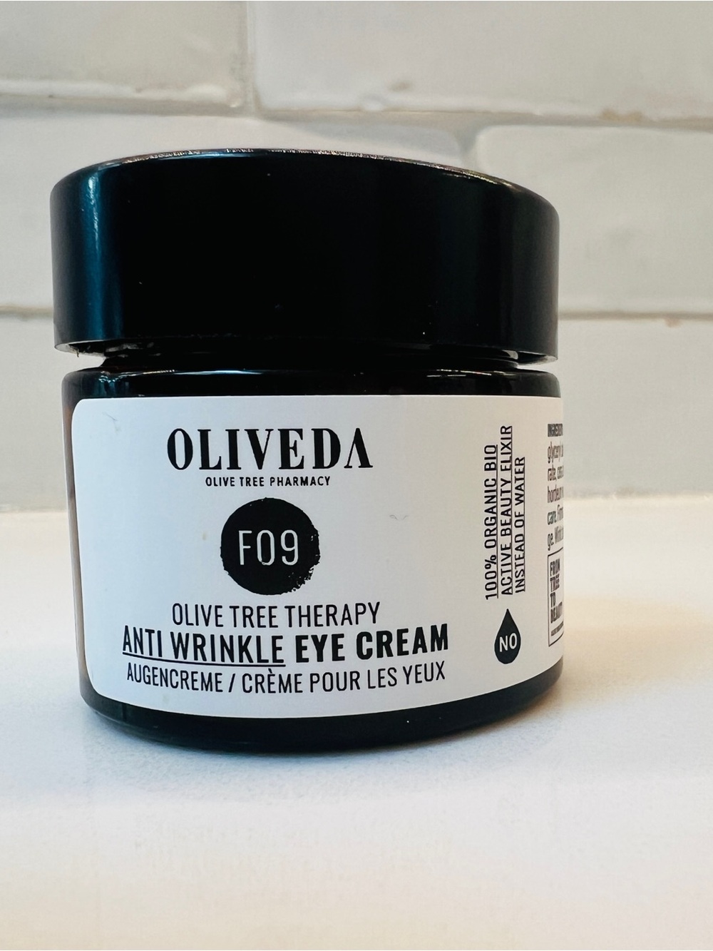 Oliveda F09 Olive Tree Therapy Anti-Wrinkle Eye Cream - Black & White